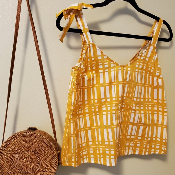 Bow Tie Strap Top - Picture 5 of 5